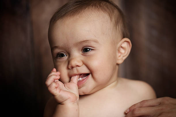 baby-gesicht - gezahnt fotos stock-fotos und bilder