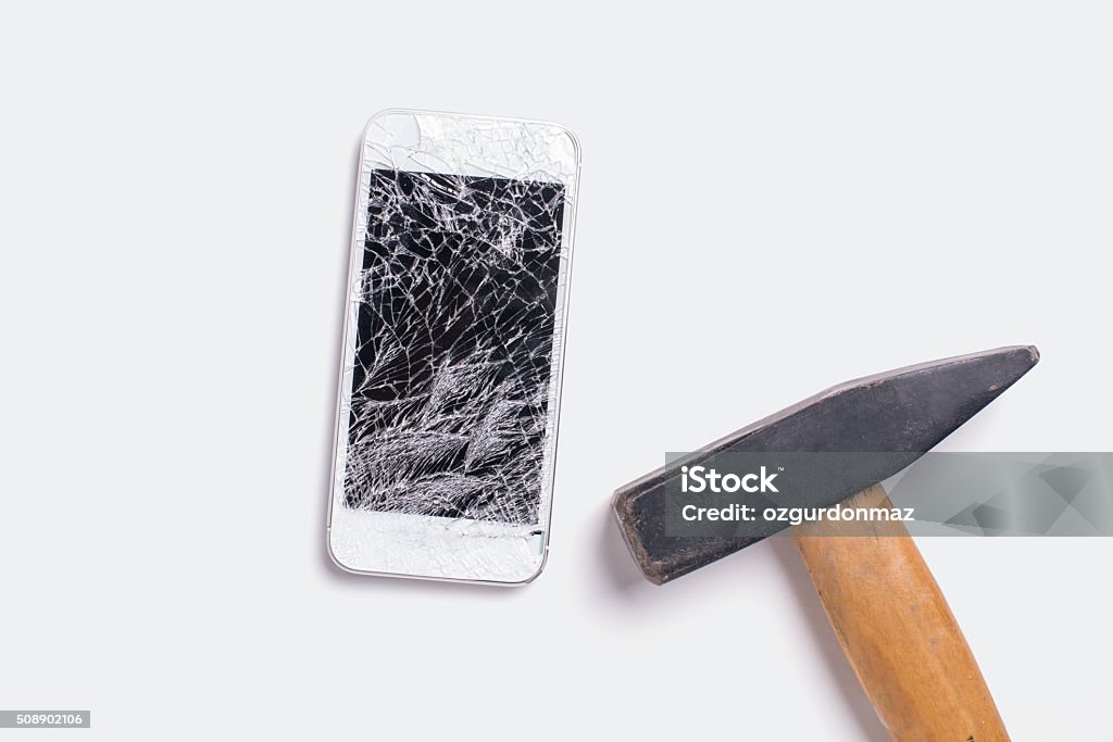 Đập vỡ điện thoại di động - Trả phí Bản quyền Một lần Cấm kỵ Bức ảnh sẵn có Đập vỡ điện thoại di động - Trả phí Bản quyền Một lần Cấm kỵ Bức ảnh sẵn có