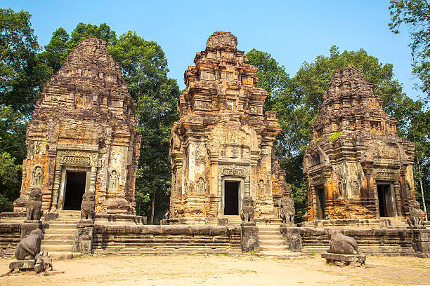 preah ko 寺院、アンコールワット複合施設（カンボジア、シェムリアップ） - knockout ストックフォトと画像