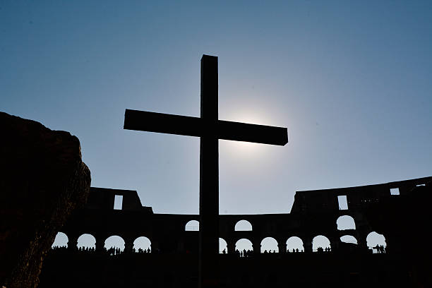 istock Colosseum Shadow Cross 508918852