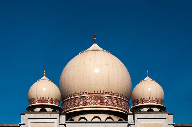 cupola del palazzo di giustizia - sheik abu dhabi united arab emirates asia foto e immagini stock