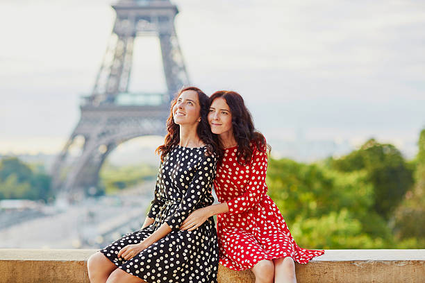 istock Beautiful twin sisters in front of the Eiffel tower 508951218