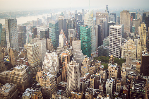 A greyscale skyline of Manhattan, NY