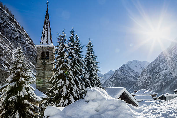 istock Idyllic winter landscape in the Alps 508953498