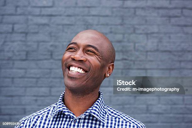 Foto de Homem Americano Africano Rindo e mais fotos de stock de Homens - Homens, Alegria, Afro-americano