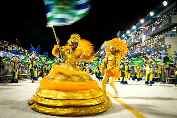 carnaval au brésil 2016 - flag bearer photos et images de collection