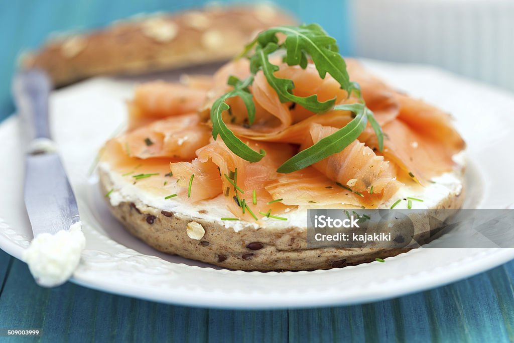 Las rosquillas de salmón ahumado - Foto de stock de Bagel libre de derechos