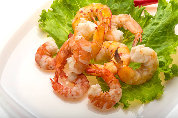 istock Unshelled king prawn 509008225