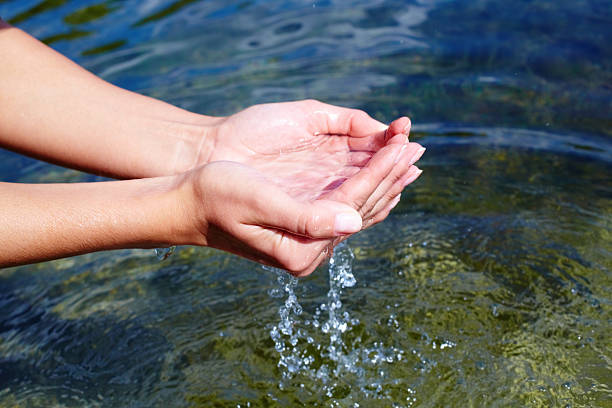 istock Handful of water 509030122