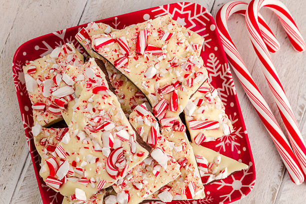 istock Traditional Holiday Chocolate Peppermint Bark 509034661