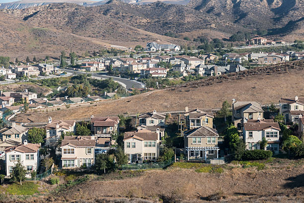 istock California Hillside Suburbia 509047717