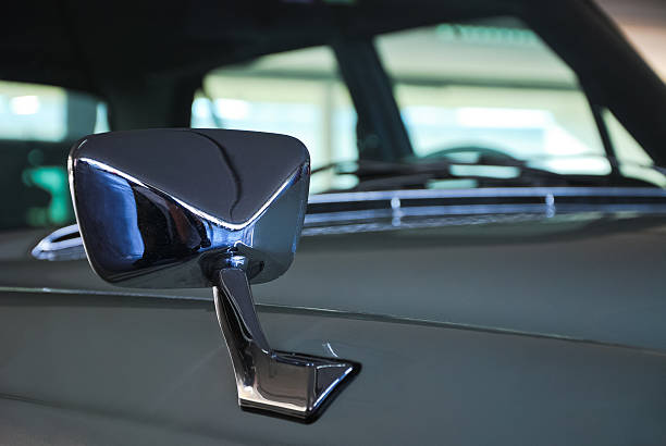 istock Wing mirror of a classic car 509051905