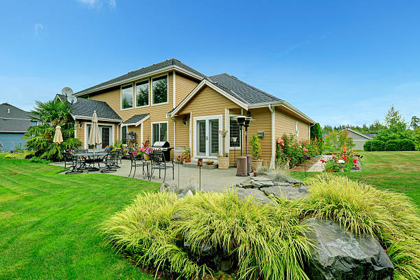 istock Patio area on backyard with beautiful landscape 509077317