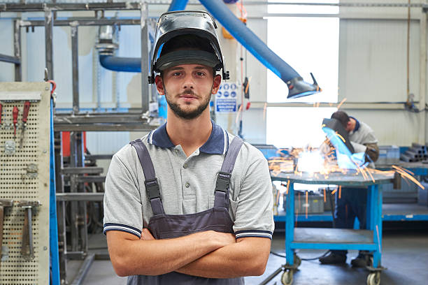 istock View of welder 509097026