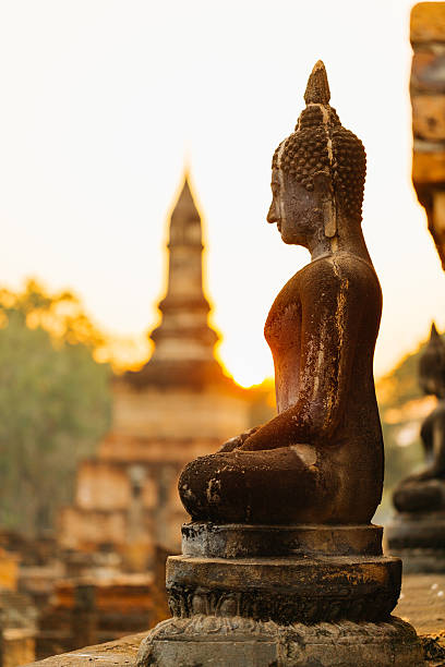 estatua de buda en sukhothai - thailand asia famous place stone fotografías e imágenes de stock