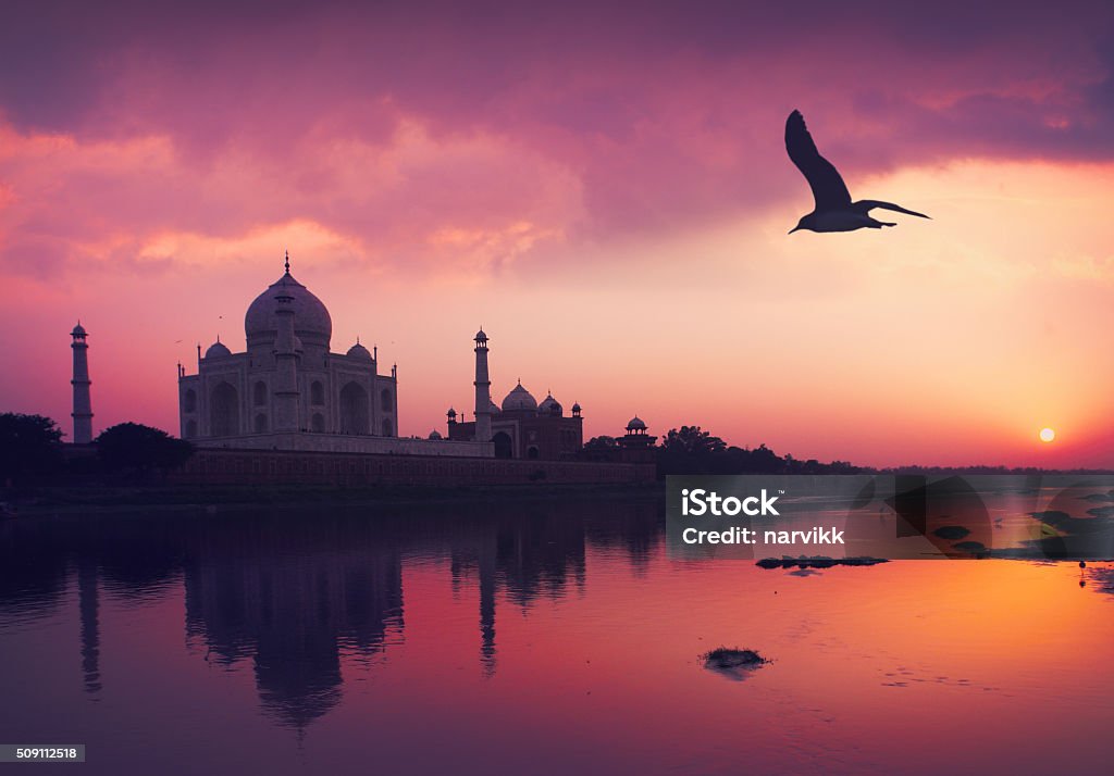 Taj Mahal e il fiume Yamuna - Foto stock royalty-free di India