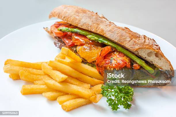 Sanduíche Vegetariana Para Lunch Alimentos Saudáveis - Fotografias de stock e mais imagens de Alimentação Saudável