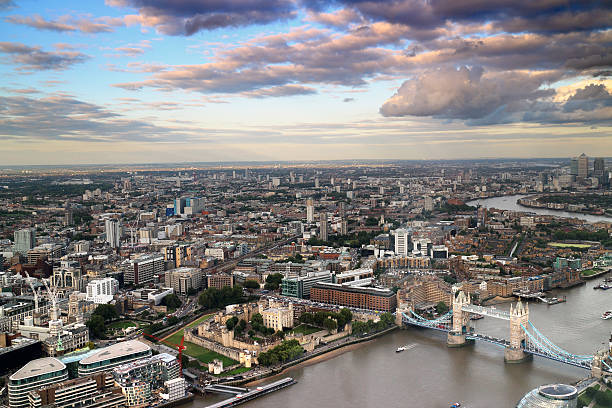 istock Tower Of London And Tower Bridge 509172697