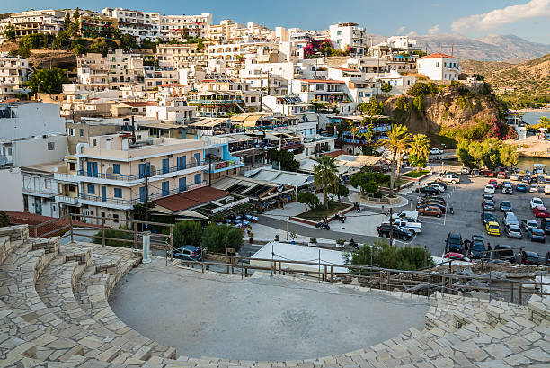 vista sulla città di aghia galini sull'isola di creta - house small rock coastline foto e immagini stock