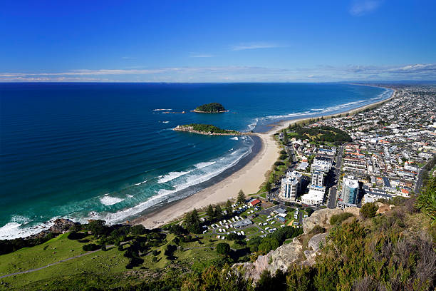 istock Mount Maunganui beach from the summit walking track. 509184204