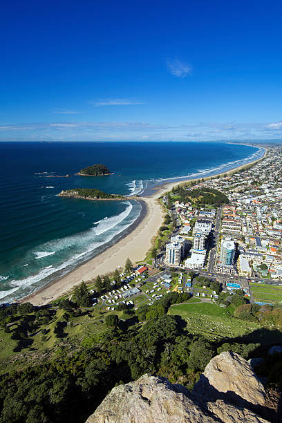 istock Mount Maunganui beach from the summit walking track. 509184236