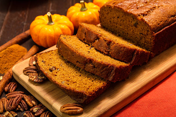 펌프킨 식빵 - bread loaf of bread wood portion 뉴스 사진 이미지