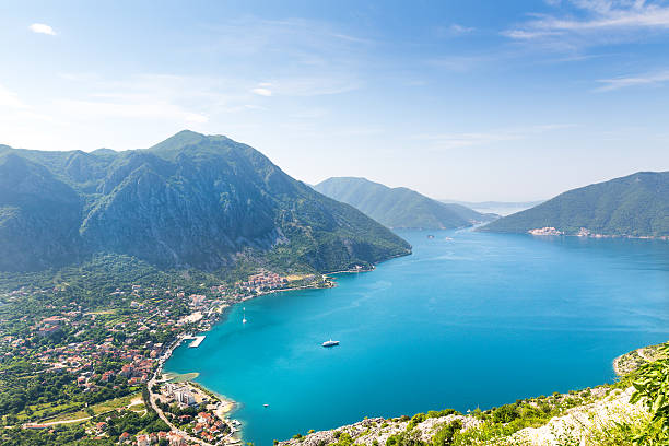 istock Nice view of blue sea and mountains 509207151