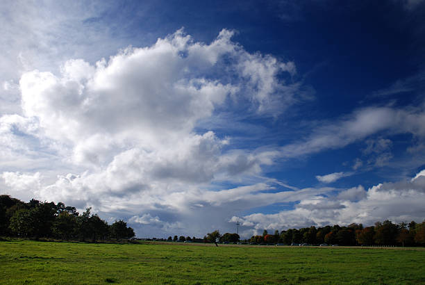 istock Sunny Autumn Day in Ireland 509210971