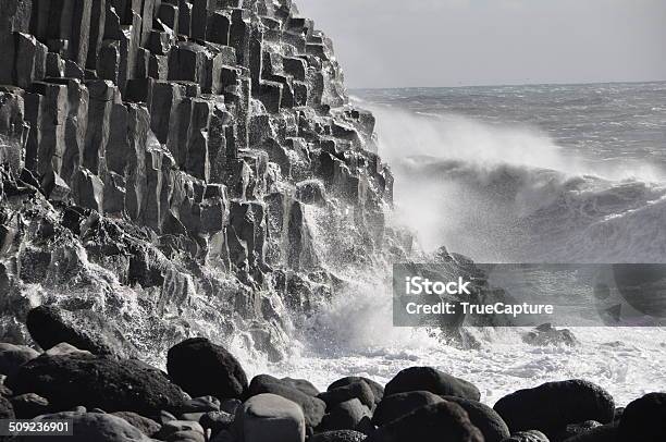 Foto de Poderosas Forças Da Natureza Sureal Formações Rochosas Islândia e mais fotos de stock de Geleira Myrdalsjokull