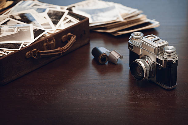 istock Old photos and photo equipment 509296072