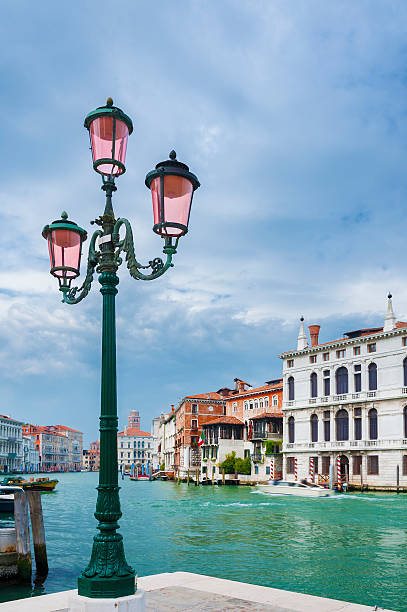 베네치아 - venice italy gondola grand canal luxury 뉴스 사진 이미지