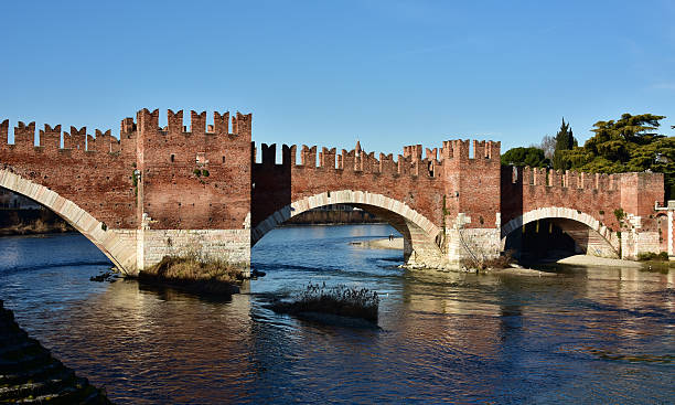 istock Scaliger Bridge over Adige River in Verona, Italy 509299326