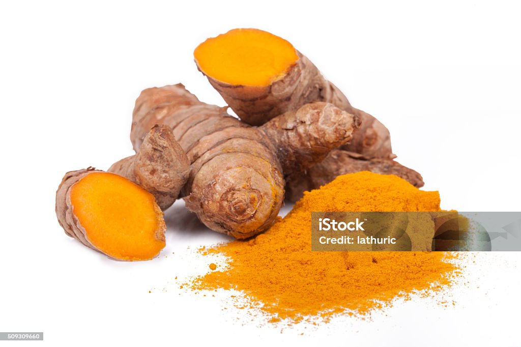 Kunyit Segar dan Kering, terisolasi di atas putih - Bebas Royalti Kunyit Foto Stok Kunyit Segar dan Kering, terisolasi di atas putih - Bebas Royalti Kunyit Foto Stok