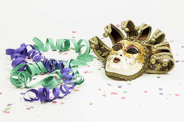 istock Carnival Venetian mask, confetti and streamers 509318828