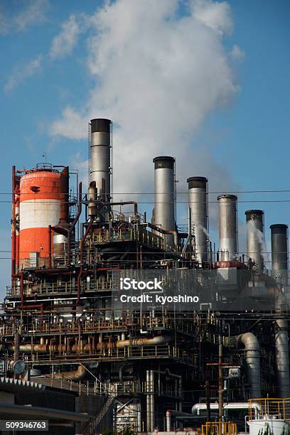 巨大な化学工場 - HVACシステムのストックフォトや画像を多数ご用意 - HVACシステム, ガス精製所, チューブ