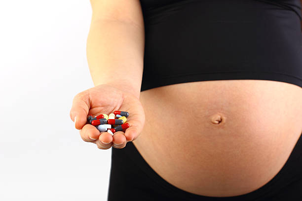 schwangerschaft und details - medicine human pregnancy addiction prescription medicine stock-fotos und bilder