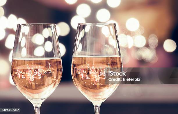 Foto de Wine And Dine e mais fotos de stock de Vinho Rosé - Vinho Rosé, Vinho, Ano novo