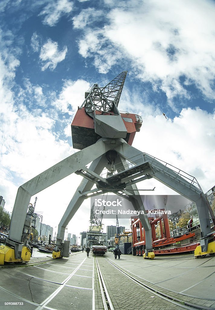 Veraltet harbour crane - Lizenzfrei Rotterdam Stock-Foto