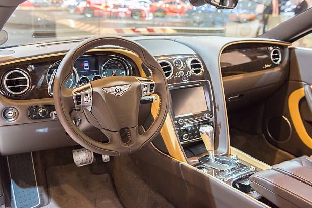 bentley continental gt speed sports car interior - control room stockfoto's en -beelden