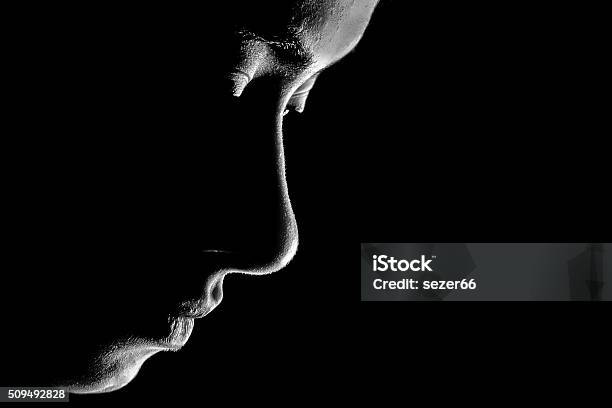 Rostro De Chica Foto de stock y más banco de imágenes de Mujeres - Mujeres, Oscuro, Sombra