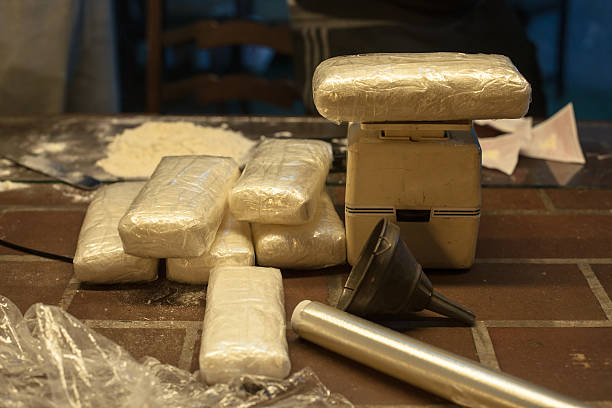Kilos of cocaine Cocaine weighed into KG packets kilogram stock pictures, royalty-free photos & images