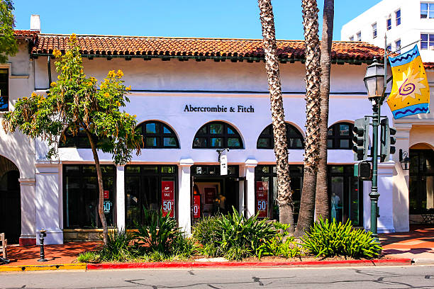 Abercrombie & Fitch store in Santa Barbara, California Santa Barbara CA, USA - June 24, 2015: Abercrombie & Fitch store on State Street in downtown Santa Barbara, California abercrombie fitch stock pictures, royalty-free photos & images