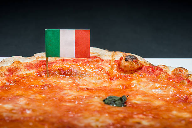 istock Margherita pizza with Italian flag 509500296
