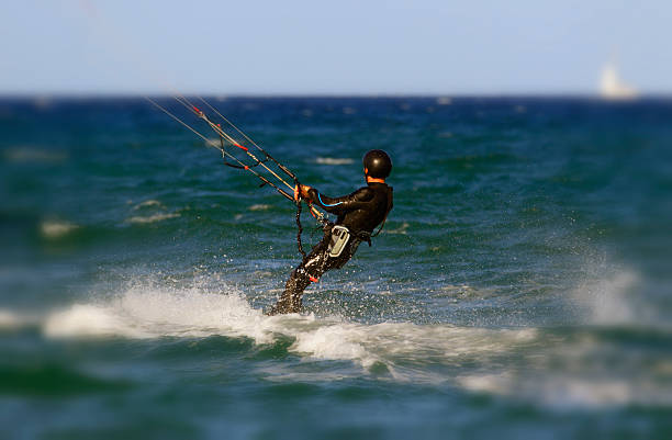 kitesurfer - glisse foto e immagini stock