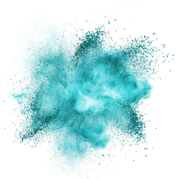 explosión del polvo azul aislado en blanco - colored smoke fotografías e imágenes de stock