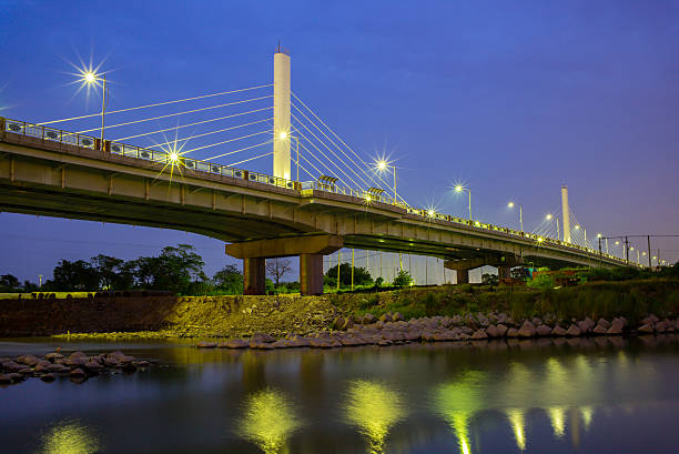 つり橋 - suspension bridge 写真 ストックフォトと画像