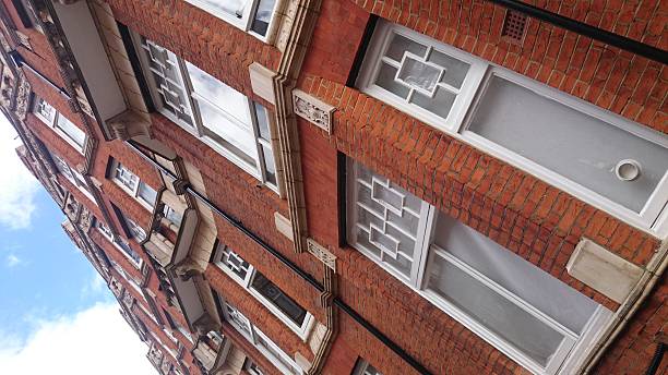 ladrillo rojo mansión cuadra en londres - london england apartment uk real estate fotografías e imágenes de stock