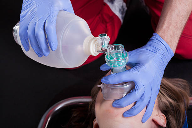 Emergency O2 Mask 130+ Emergency Services Oxygen Mask Asthmatic Equipment Stock Photos ...