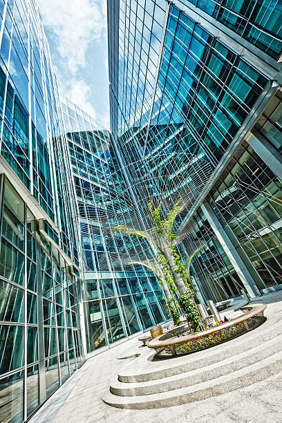 istock Office buildings in Canary Wharf, London 509537221