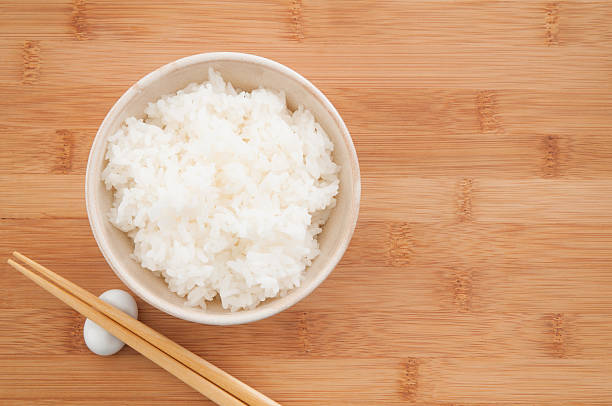 preparado de arroz blanco - carbohidrato fotos fotografías e imágenes de stock